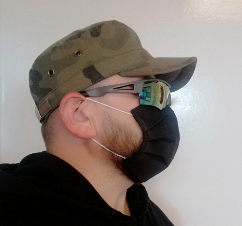 czarna maseczka, maseczka dla mężczyzny.jpg