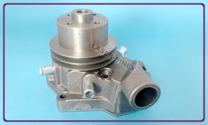 Mechaniczna pompa wody do ciągników rolniczych JOHN DEERE, OEM RE19944, AR65260, AR87419, AR97708, silniki 3152D, 3164D, 3179D, 4202D, 4219D (AR97708)